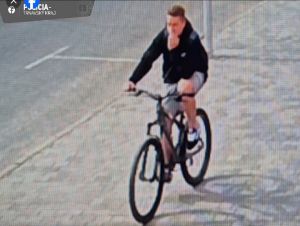 VIDEO: Hľadá sa cyklista, ktorý na pešej zóne v Trnave zrazil malé dievčatko