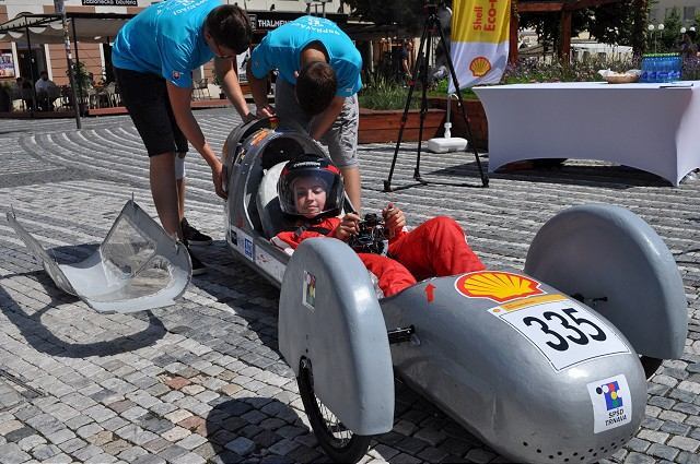 Stredoškoláci z Trnavy prešli v Londýne na svojom elektromobile 176 kilometrov