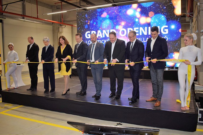 Billa spustila pri Seredi nové logistické centrum, dôraz kládla na zelené riešenia