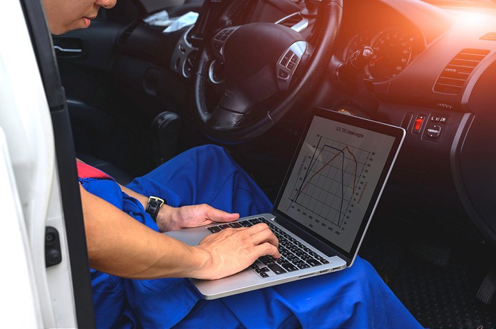 Moderné autá už dávno nie sú len o mechanických súčiastkach