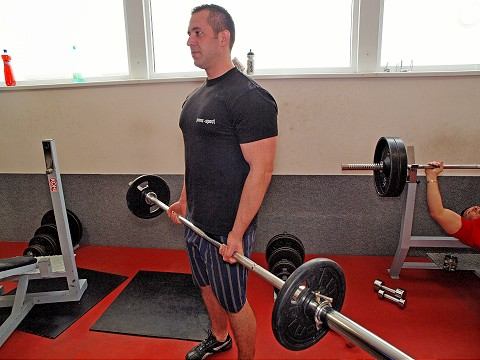 Biceps. Kto by ho nechcel ukazovať?