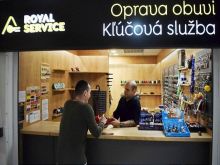 V City Arene otvorili prevádzku na opravu obuvi, výrobu kľúčov a brašnárske práce