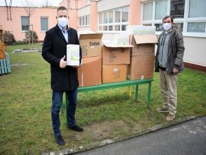 Trnava dostala do daru respirátory, pomôžu chrániť zamestnancov škôlok