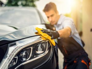 Základná starostlivosť o auto, ktorú zanedbávate možno aj vy