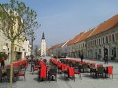 Letné terasy na pešej zóne už fungujú pod novými pravidlami