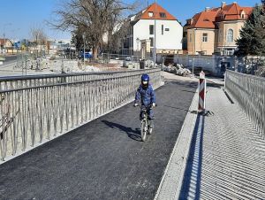 Po novej lávke na Zelenom kríčku už prešli prví chodci aj cyklisti