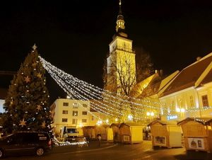 Vianočná výzdoba Trnavy bude bohatšia, zo stromčeka pôjdu svetelné previsy