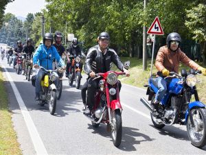 Ružindol zaplavili historické motorky. Moto Ruže lámali rekordy