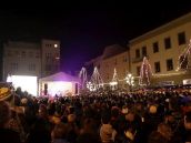 Piešťanské Vianočné trhy dávajú šancu mladým kapelám a spevákom