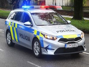 Chytili mladíka, ktorý v Maduniciach zákerne okradol staršiu ženu