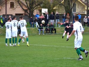 Futbal, 8. liga A: Biely Kostol dokázal aj v oslabení v Križovanoch vyrovnať