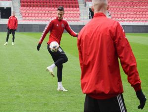 Spartak pred Sereďou rieši zloženie obrany, Škrtel nemôže hrať pre karty