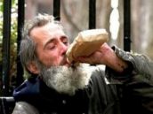 Slobodne sa môžu Hlohovčania na ulici spiť len dve hodiny denne