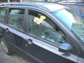 Vykradli auto, posedia si v base
