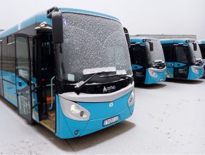 Na linkách v prímestskej doprave začína jazdiť 11 nových moderných autobusov
