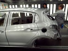 V trnavskej automobilke začali s prípravami na obnovenie výroby