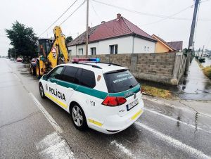 Polícia na Bulharskej ulici v Trnave chytila opitého šoféra bagra