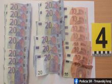 Traja Piešťanci pustili do obehu falošné peniaze, polícia mužov už dolapila
