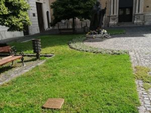 Ďakovná tabuľa pre arcibiskupa Bezáka? Poslanci nad krokom váhajú