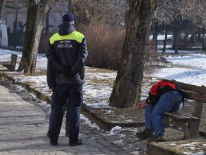 Bezdomovci nemusia mrznúť vonku, nocľaháreň majú otvorenú aj cez deň