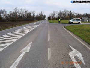 Pri Bielom Kostole zrazilo auto cyklistu, polícia hľadá vinníka