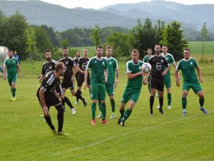 Futbal, 9. liga: Dolný Lopašov aj Šulekovo vyhrali, o postup zabojujú v priamom súboji
