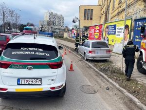 Súd potrestal opitú vodičku, ktorá pri cukrovare skončila v stĺpe osvetlenia