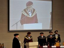 Na Univerzite sv. Cyrila a Metoda inaugurovali rektora Romana Boču