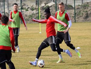 Spartakovec Bolaji pred derby: 10-tisícovú kulisu som ešte ako hráč nezažil