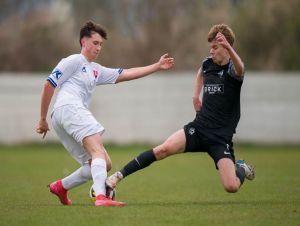 Futbal, 9. liga: Dolné Lovčice sa dočkali prvej výhry, Vrbové B ustálo ťažký zápas
