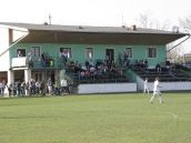 Futbal, OM: Brestovany sa zachránili, vypadávajú Kľačany