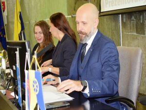 Trnava sa vyhla škrtaniu investícií a dotácií, rozpočet má štandardný