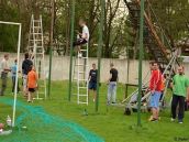 Futbalisti a fanúšikovia Bučian spojili sily a skrášlili areál