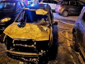 Na Prednádraží horelo auto, v Suchej nad Parnou pivnica rodinného domu
