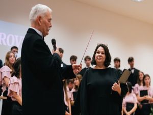 Veľká zmena v speváckom zbore Cantica Nova, Kalapoša strieda Bezáková