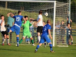 Futbal, 6. liga: Tyč, brvno, gól! Červeník v samom závere zdolal Majcichov