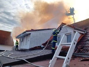 Minulý rok horelo oveľa častejšie, ale škody spôsobené požiarmi boli nižšie