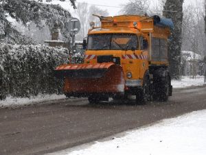 Sneženie komplikuje dopravu v okolí Trnavy, nehody boli pri Suchej aj Bučanoch