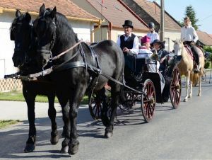 Veľká sláva v Cíferi! Obec oslávila výročie parádnym sprievodom