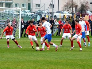 Futbal, 5. liga: Domaniža v dohrávke pokorila Cífer, prehral aj Hlohovec