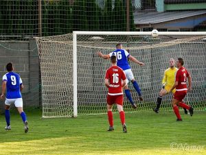 Futbal, 6. liga: Bučany otočili zápas s Hornými Orešanmi, Zavar zaskočil Majcichov