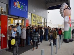 V Trnave otvorili nákupné centrum, komisia riešila spor mesta a univerzity