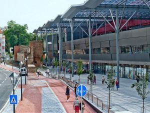 Lekár vylúčil cudzie zavinenie pri úmrtí muža v garážach City Areny