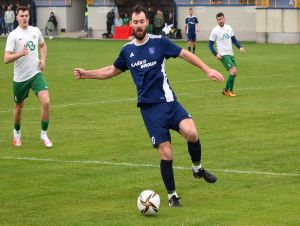 Futbal, 8. liga B: Veľké Kostoľany rozhodli v závere, Zavar dal sedem gólov