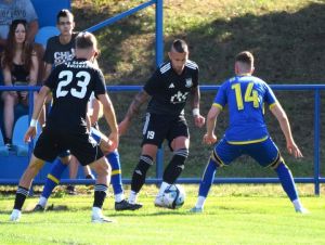 Futbal, 4. a 5. liga: Karhanovi s J. Bohunicami ide karta, Horná Krupá stále prvá