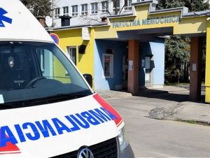 Návštíviť pacientov vo Fakultnej nemocnici v Trnave je možné len s rúškom