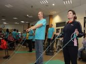 V Trnave ocenia slnečnicami vďaky ľudí, ktorí pomáhajú bojovať so sklerózou multiplex