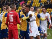 Spartak dáva sťažnosť, dôvodom je fotografia zachytávajúca funkcionára Slovana