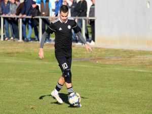 Futbal, 8. liga A: V Kátlovciach sa nedohralo, v Križovanoch sa ani nezačalo