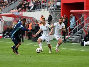 Spartak v derby prehral, zápas nedohral vylúčený Škrtel